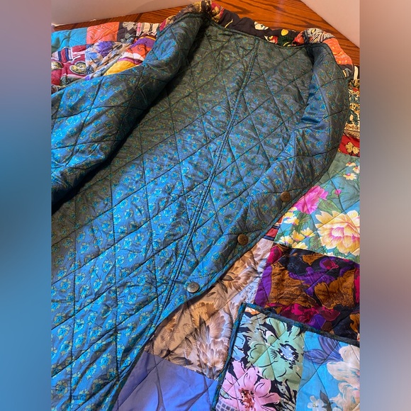 Colorful Patchwork Button-Up Silk Reversible jacket - Picture 6 of 7